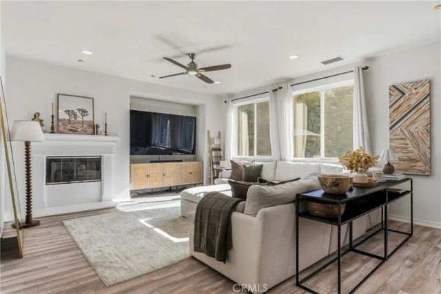 13365 Los Olivos, Sylmar, CA 91342