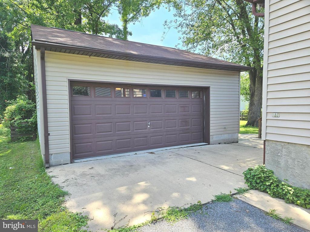 952-A THOMPSON BLVD, Baltimore, MD 21221