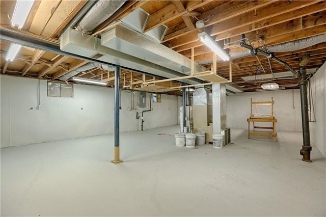 8804 E 59th Terrace, Raytown, MO 64133