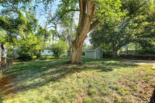 8804 E 59th Terrace, Raytown, MO 64133