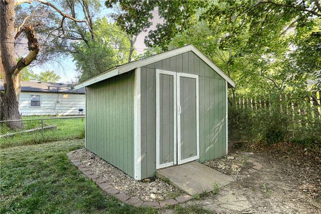 8804 E 59th Terrace, Raytown, MO 64133