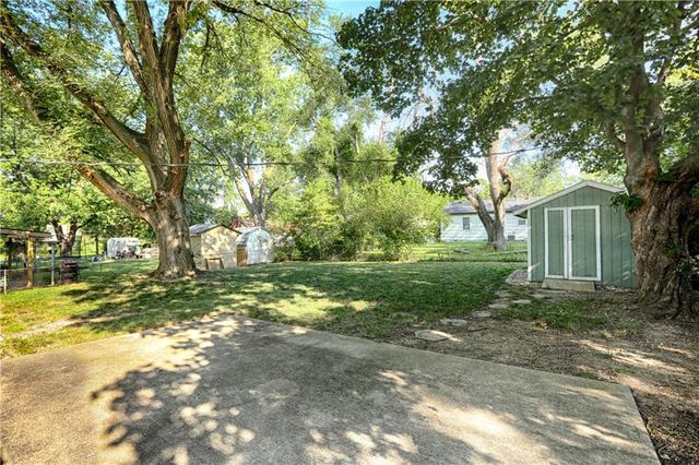 8804 E 59th Terrace, Raytown, MO 64133