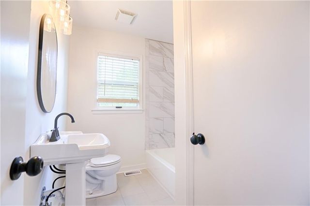 8804 E 59th Terrace, Raytown, MO 64133