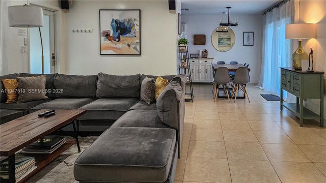 4420 NE 15th Avenue, Oakland Park, FL 33334