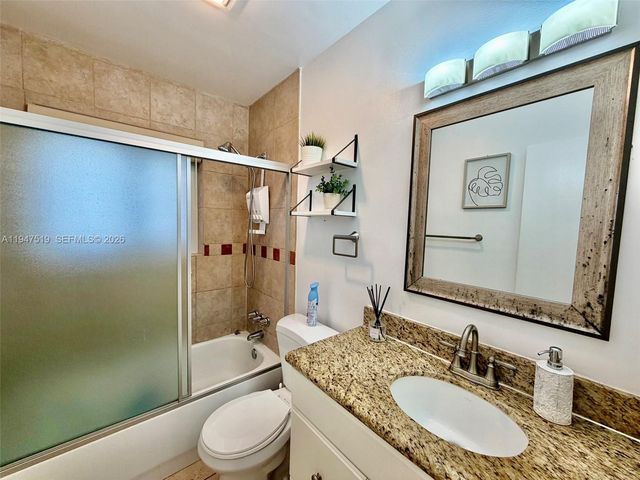 4420 NE 15th Avenue, Oakland Park, FL 33334