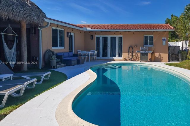 4420 NE 15th Avenue, Oakland Park, FL 33334