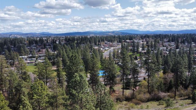 7612 N CEDAR Rd, Spokane, WA 99208