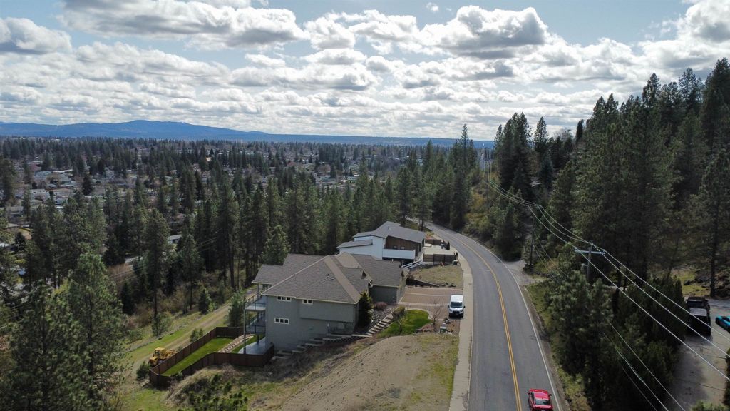 7612 N CEDAR Rd, Spokane, WA 99208 photo 2