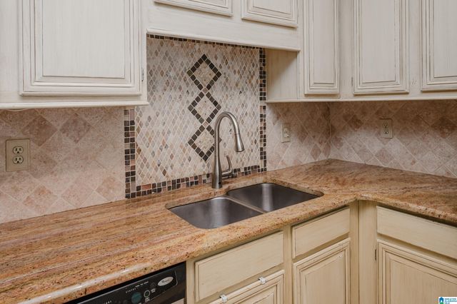 30 THE FALLS DRIVE, Vestavia Hills, AL 35216