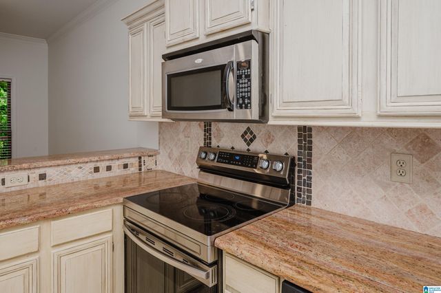 30 THE FALLS DRIVE, Vestavia Hills, AL 35216
