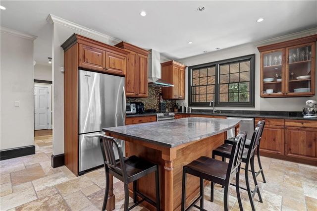 6095 River Chase Circle, Atlanta, GA 30328