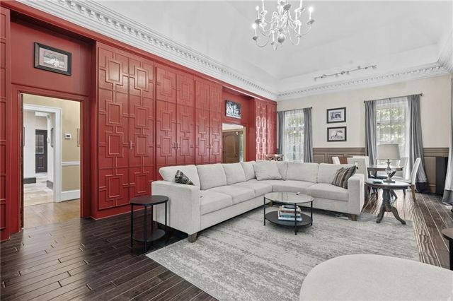 6095 River Chase Circle, Atlanta, GA 30328