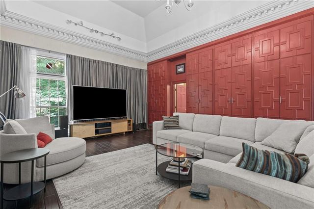 6095 River Chase Circle, Atlanta, GA 30328