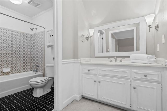 6095 River Chase Circle, Atlanta, GA 30328