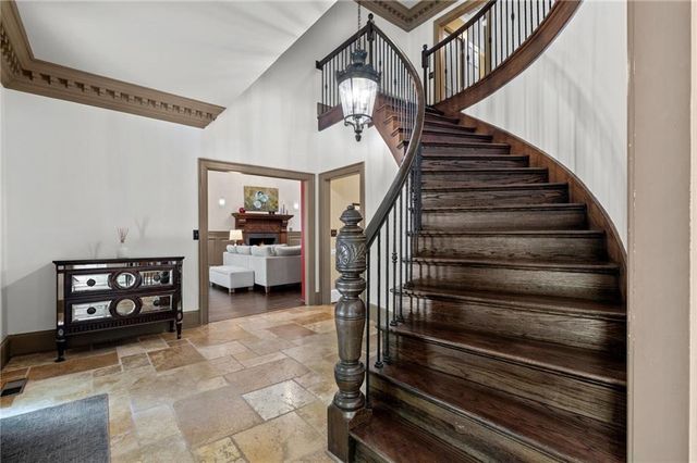6095 River Chase Circle, Atlanta, GA 30328