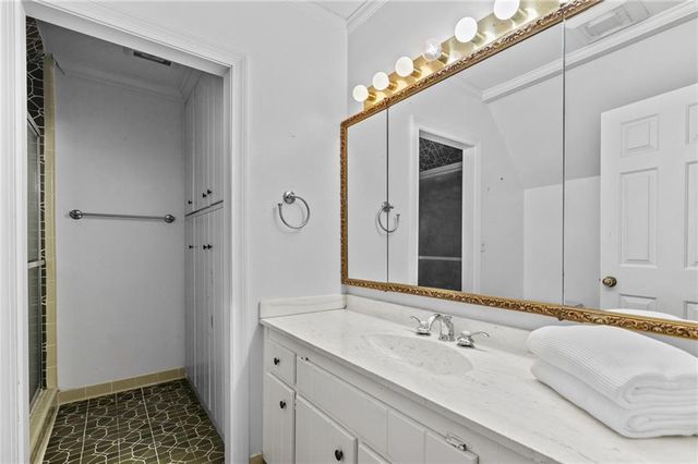 6095 River Chase Circle, Atlanta, GA 30328