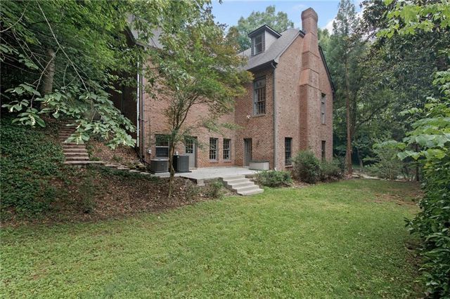 6095 River Chase Circle, Atlanta, GA 30328