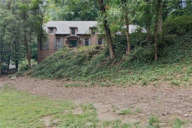 6095 River Chase Circle, Atlanta, GA 30328