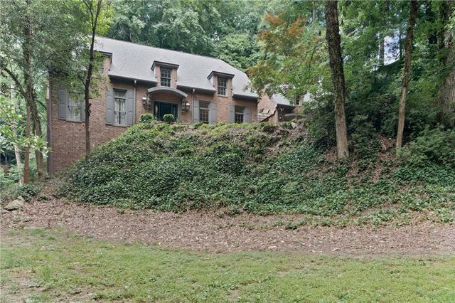 6095 River Chase Circle, Atlanta, GA 30328