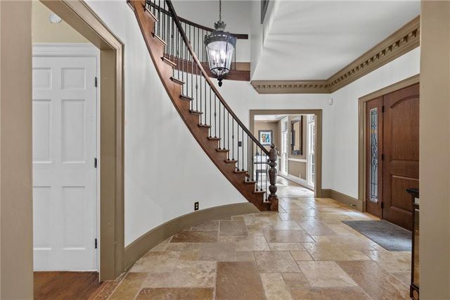 6095 River Chase Circle, Atlanta, GA 30328