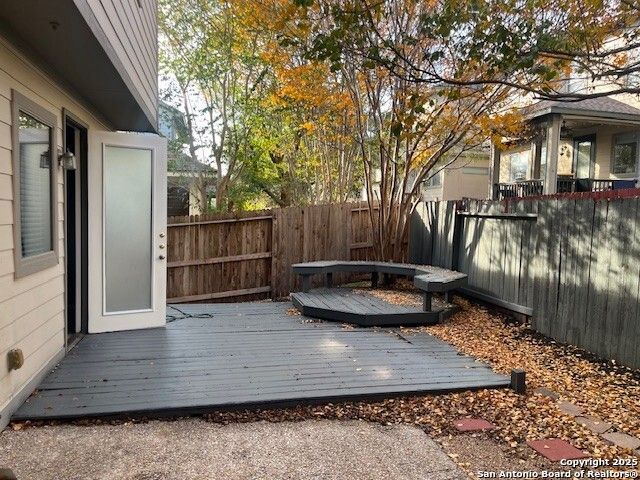 1227 WHITBY TOWER, San Antonio, TX 78258