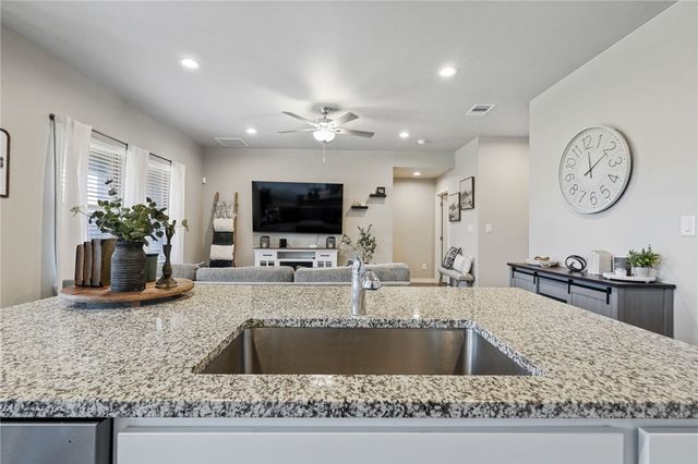 7758 Lariat Toss Dr, Corpus Christi, TX 78414