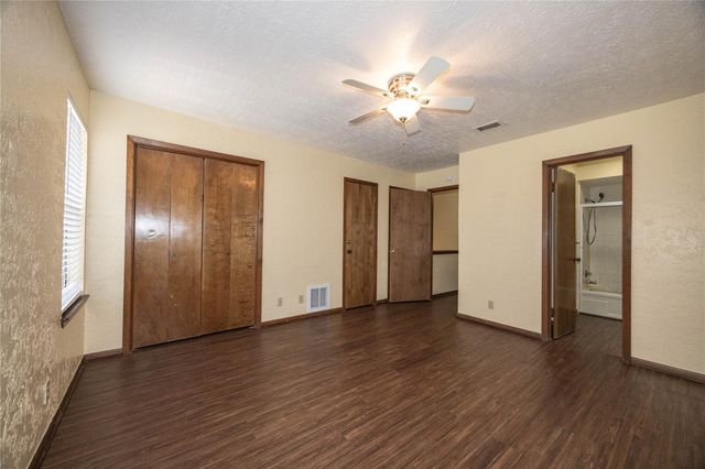 15 Cypress Fairway VLG, Wimberley, TX 78676