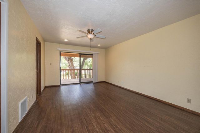 15 Cypress Fairway VLG, Wimberley, TX 78676