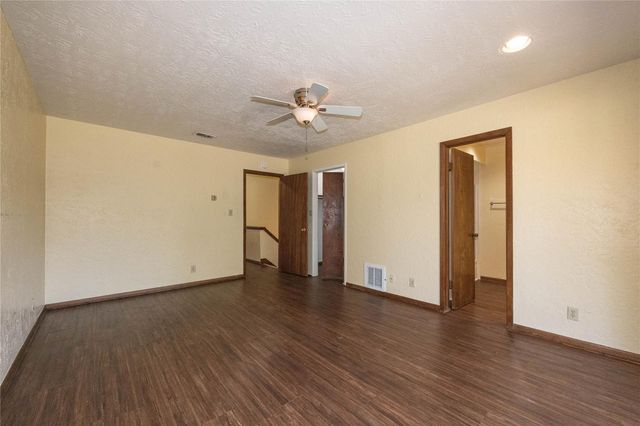 15 Cypress Fairway VLG, Wimberley, TX 78676