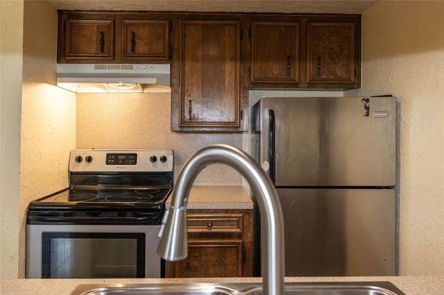15 Cypress Fairway VLG, Wimberley, TX 78676