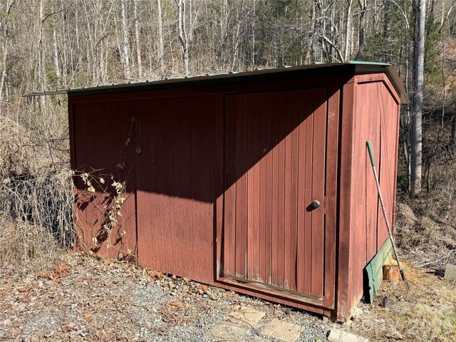 52 Supooh Lane, Sylva, NC 28779