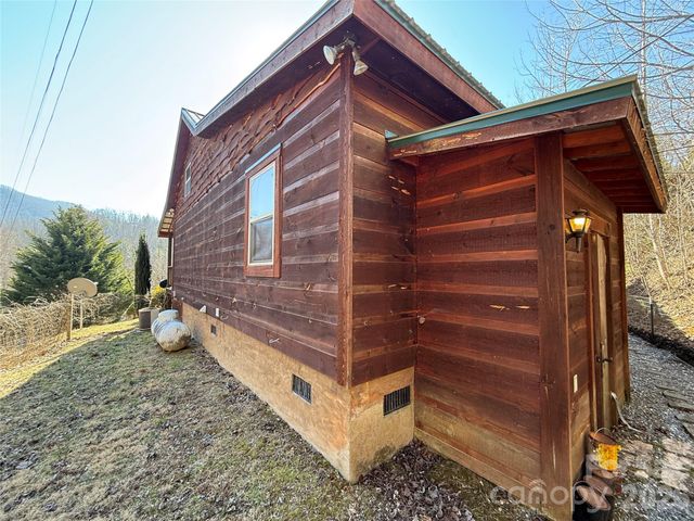 52 Supooh Lane, Sylva, NC 28779