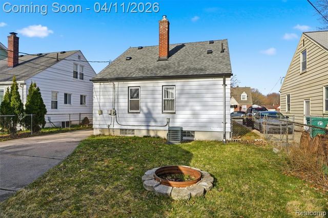 5844 Gilman Street, Garden City, MI 48135