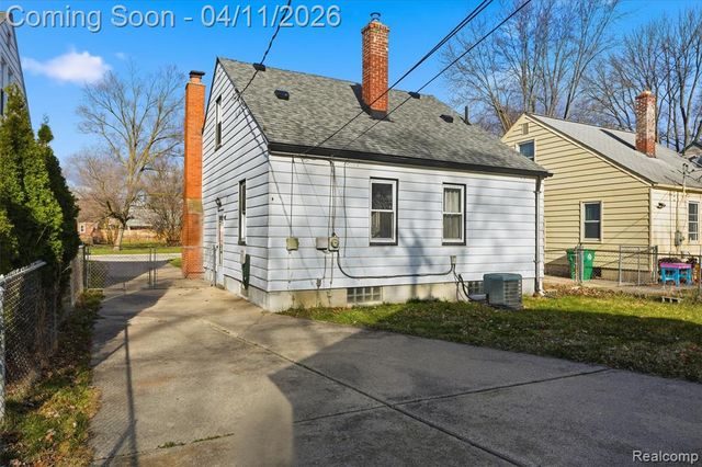 5844 Gilman Street, Garden City, MI 48135