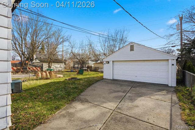 5844 Gilman Street, Garden City, MI 48135