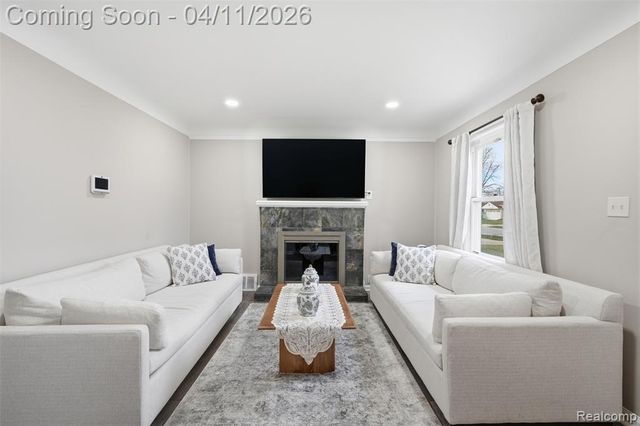 5844 Gilman Street, Garden City, MI 48135
