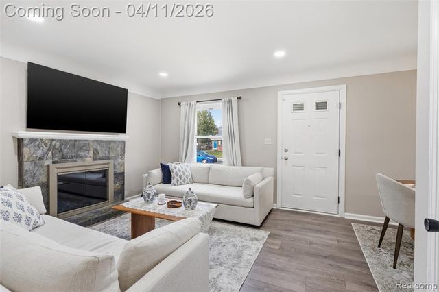 5844 Gilman Street, Garden City, MI 48135