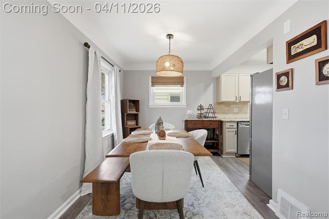 5844 Gilman Street, Garden City, MI 48135