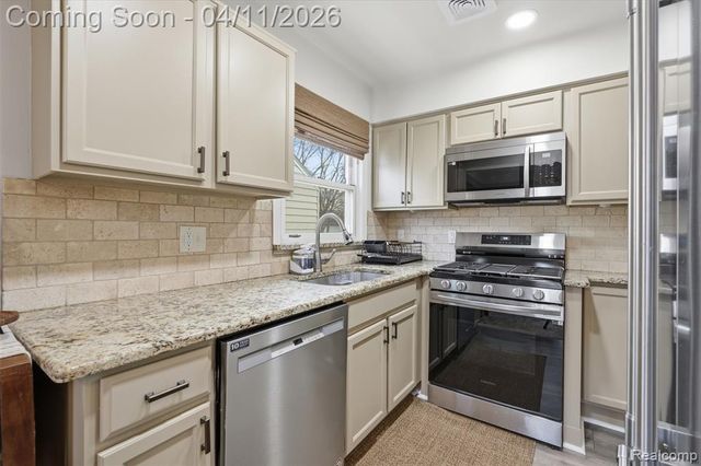 5844 Gilman Street, Garden City, MI 48135