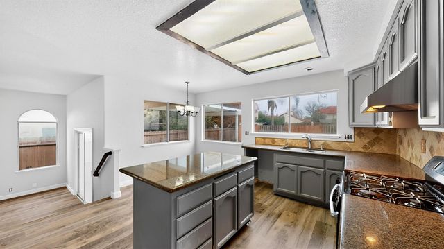 1733 Nighthawk Way, Modesto, CA 95358