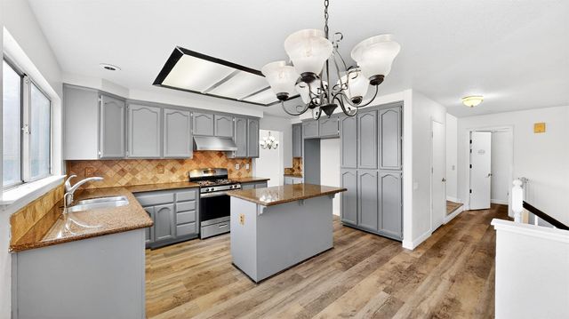 1733 Nighthawk Way, Modesto, CA 95358