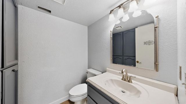 1733 Nighthawk Way, Modesto, CA 95358