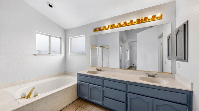 1733 Nighthawk Way, Modesto, CA 95358