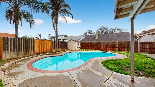 1733 Nighthawk Way, Modesto, CA 95358