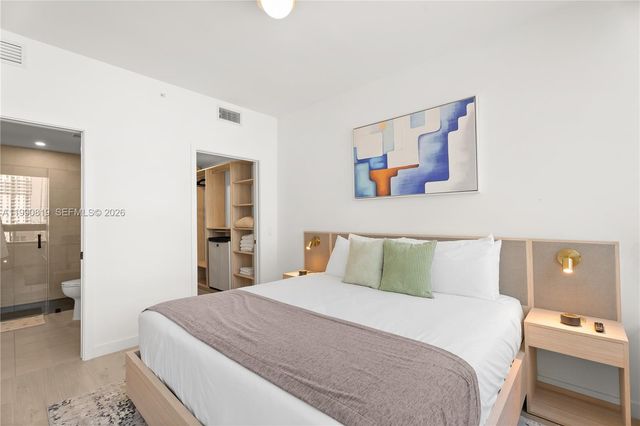 225 N miami ave 1003, Miami, FL 33128