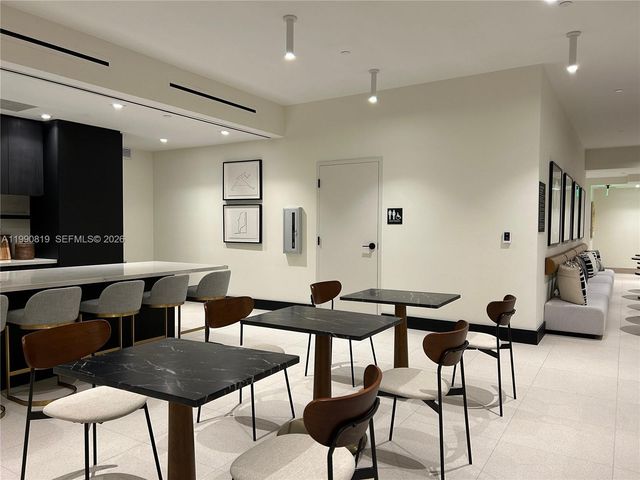 225 N miami ave 1003, Miami, FL 33128