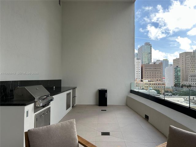 225 N miami ave 1003, Miami, FL 33128