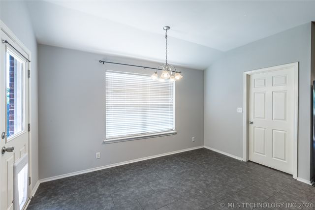 8745 E 126th Place S, Bixby, OK 74008
