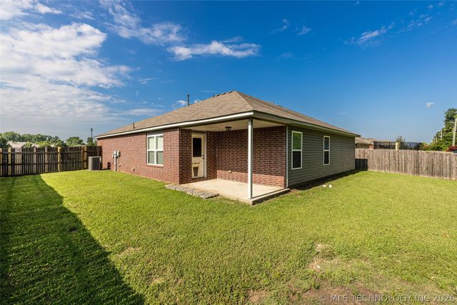 8745 E 126th Place S, Bixby, OK 74008