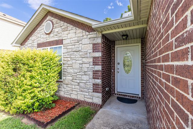8745 E 126th Place S, Bixby, OK 74008